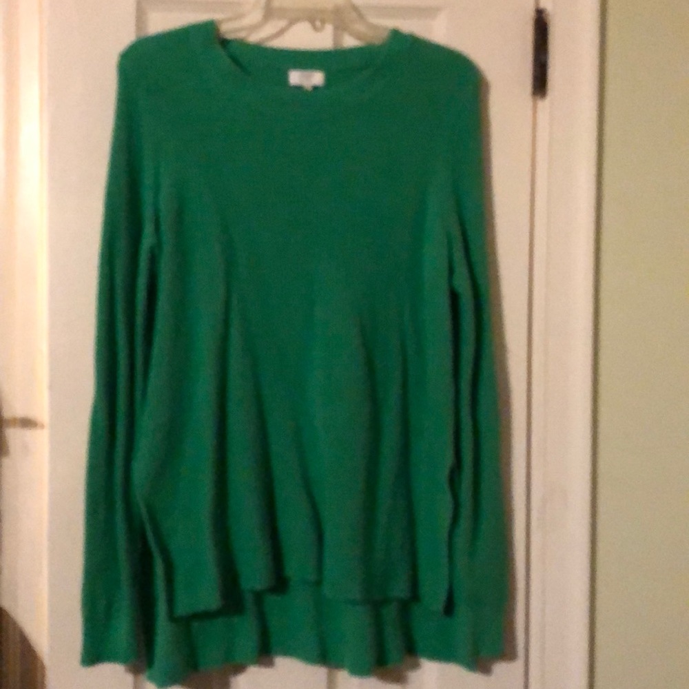 Crown and Ivy hi lo sweater